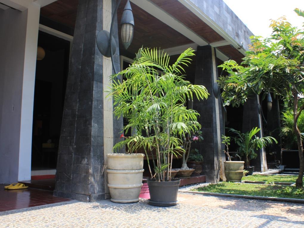 Puri Minggiran Guesthouse Yogya Yogyakarta Eksteriør billede