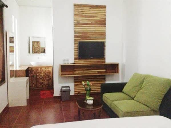Puri Minggiran Guesthouse Yogya Yogyakarta Eksteriør billede